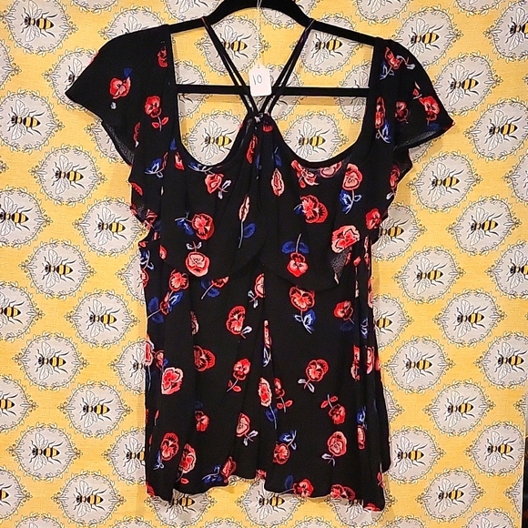 Lightly Worn, Express, XL, Floral, Cold Shoulder Fashion Top - Picture 1 of 5